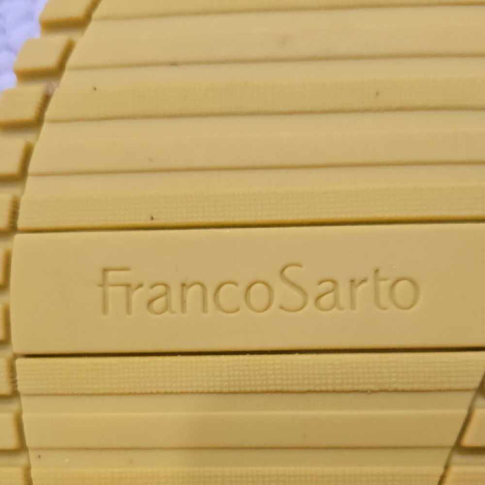 Franco Sarto Yellow Slide Sandals with Crossover Straps Sz 7 - Picture 5 of 5